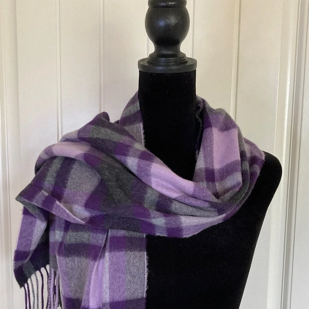 Saks Fifth Avenue Purple 100% Cashmere Plaid Scarf‎ Fringe 11x64 Classic Luxury